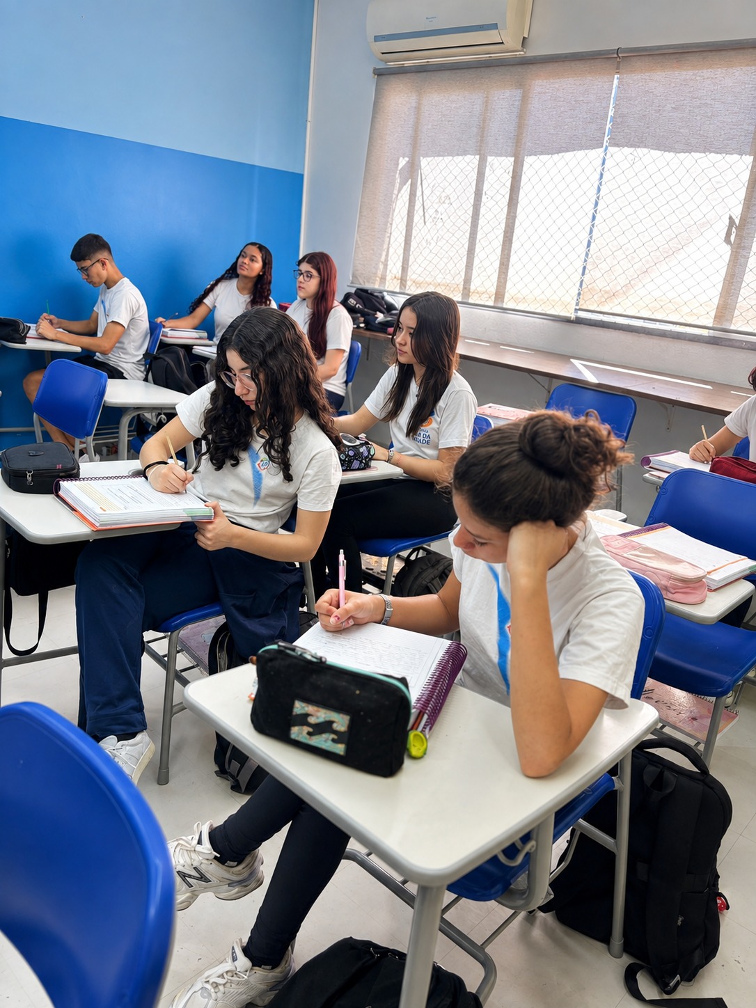 Plantão de dúvidas com alunos dos anos finais
